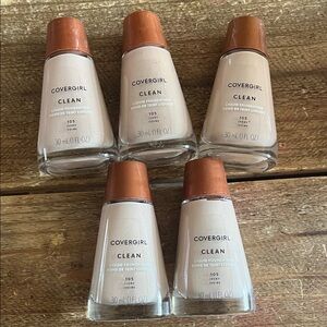 5 CoverGirl Clean Liquid Foundation - ivory